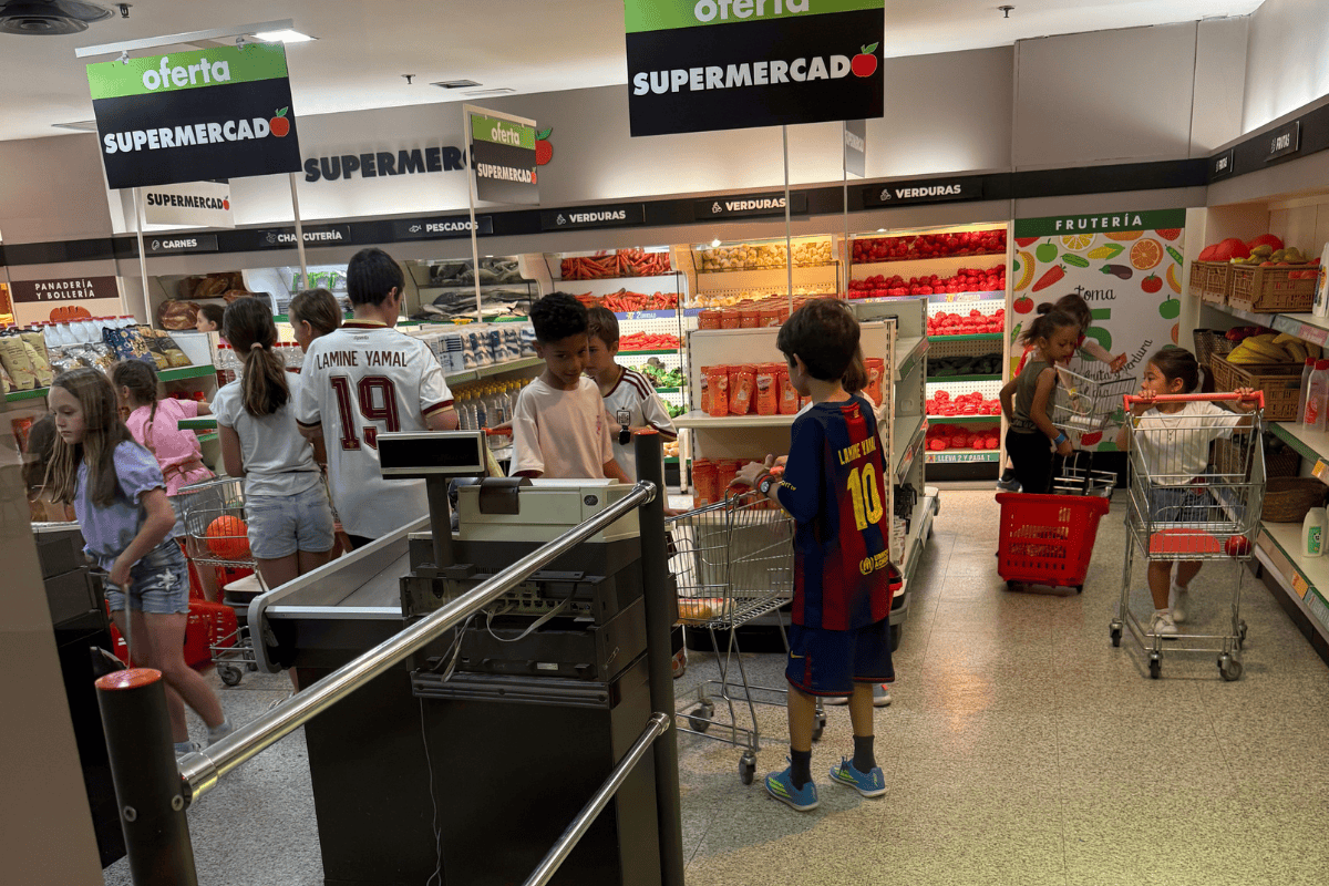 Kids in the supermarket at Micropolix in Madrid