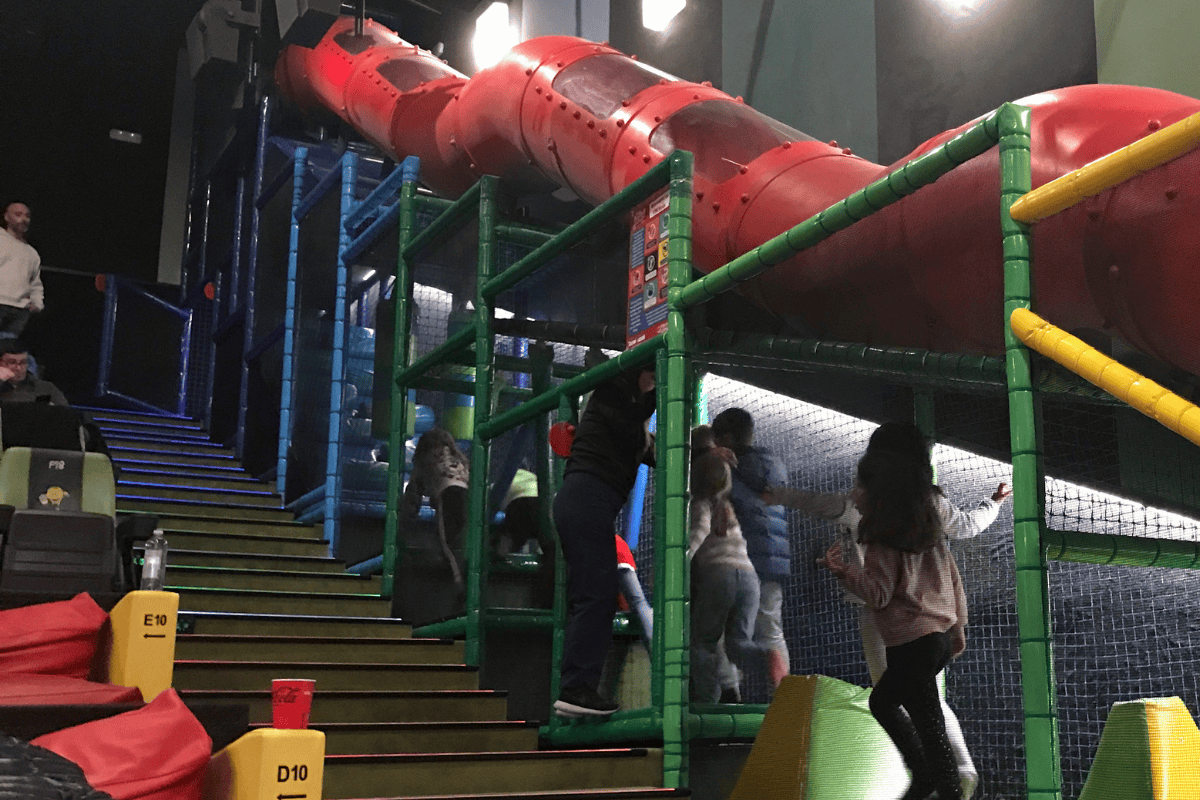 Kids on the slide at Sala Junior in Tres Aguas, Madrid