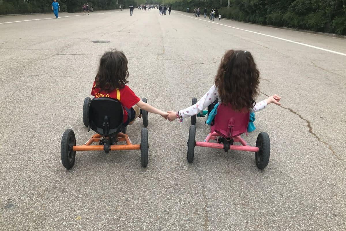 Kids riding karts in Retiro